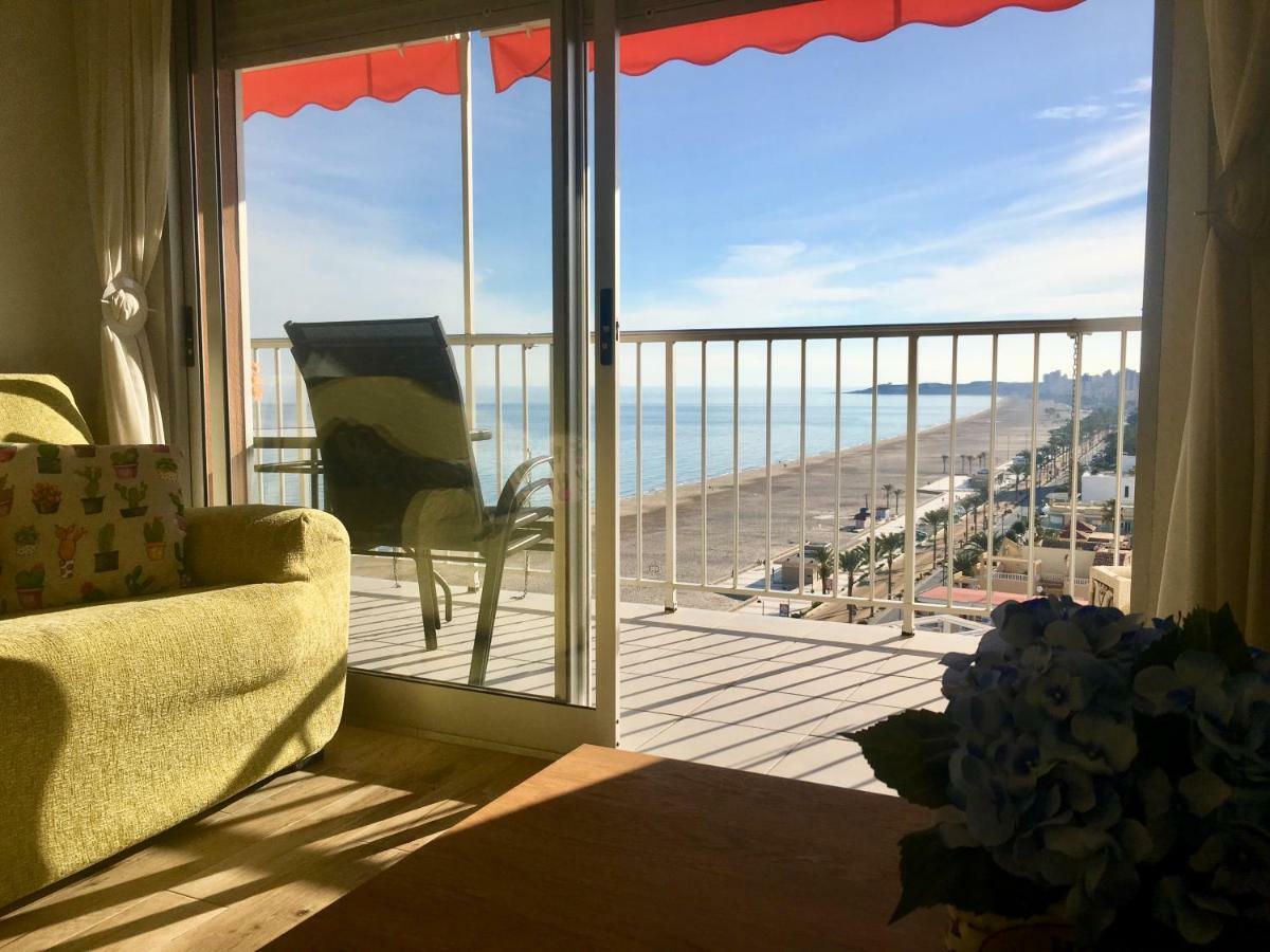 Luxury 12th Floor Beachfront Apartment *